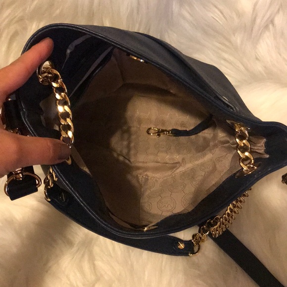 🎀sold🎀Michael Kors Bag - Picture 2 of 8